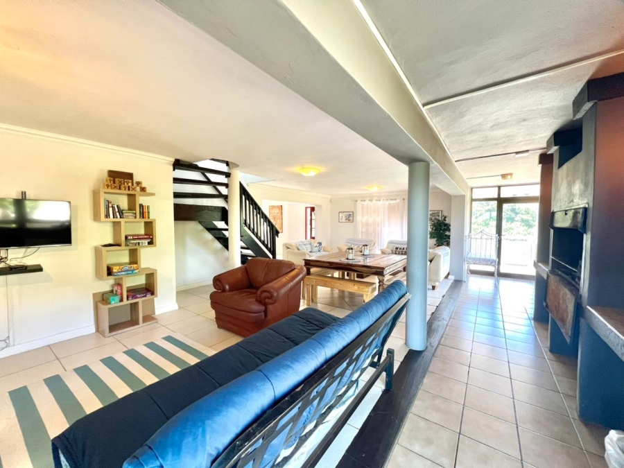 5 Bedroom Property for Sale in Paradise Beach Eastern Cape